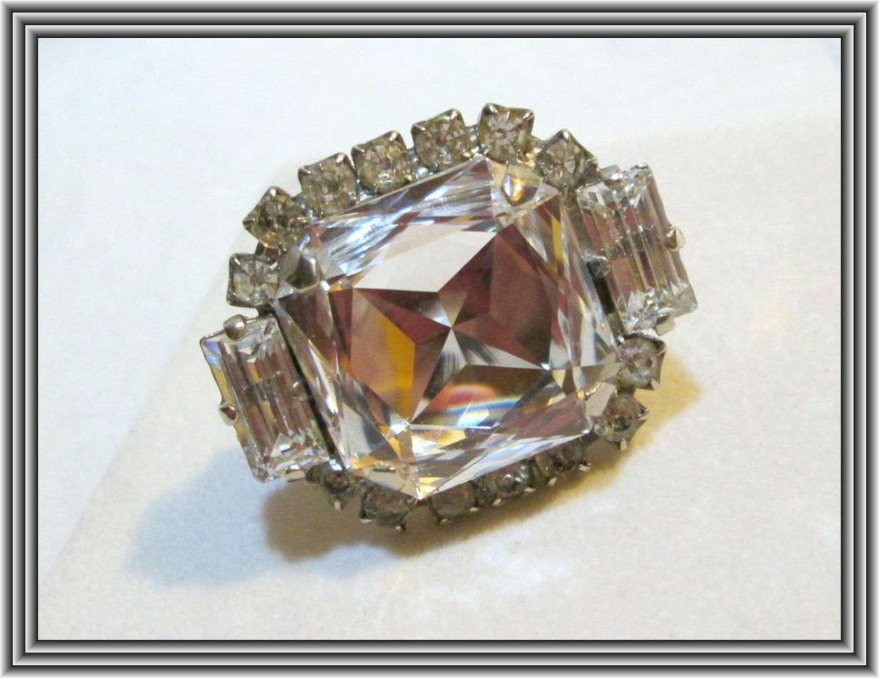 Alan Anderson - Clear Color - 1.75" Oversize Square Shape Cluster Dinner Ring Nr
