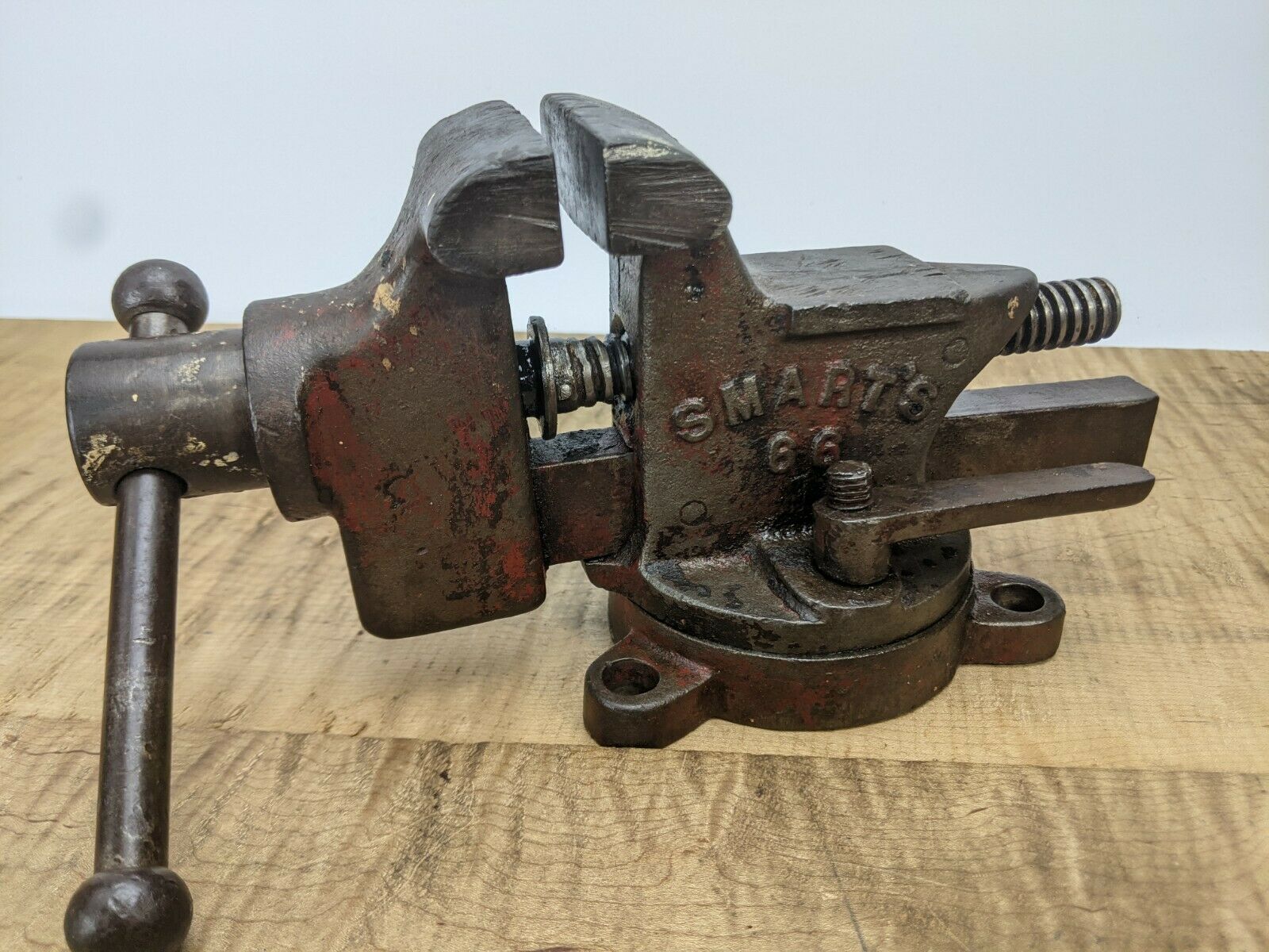 1939 Smarts 66 Swivel Bench Vise 2-1/2" Jaws Complete & Functional