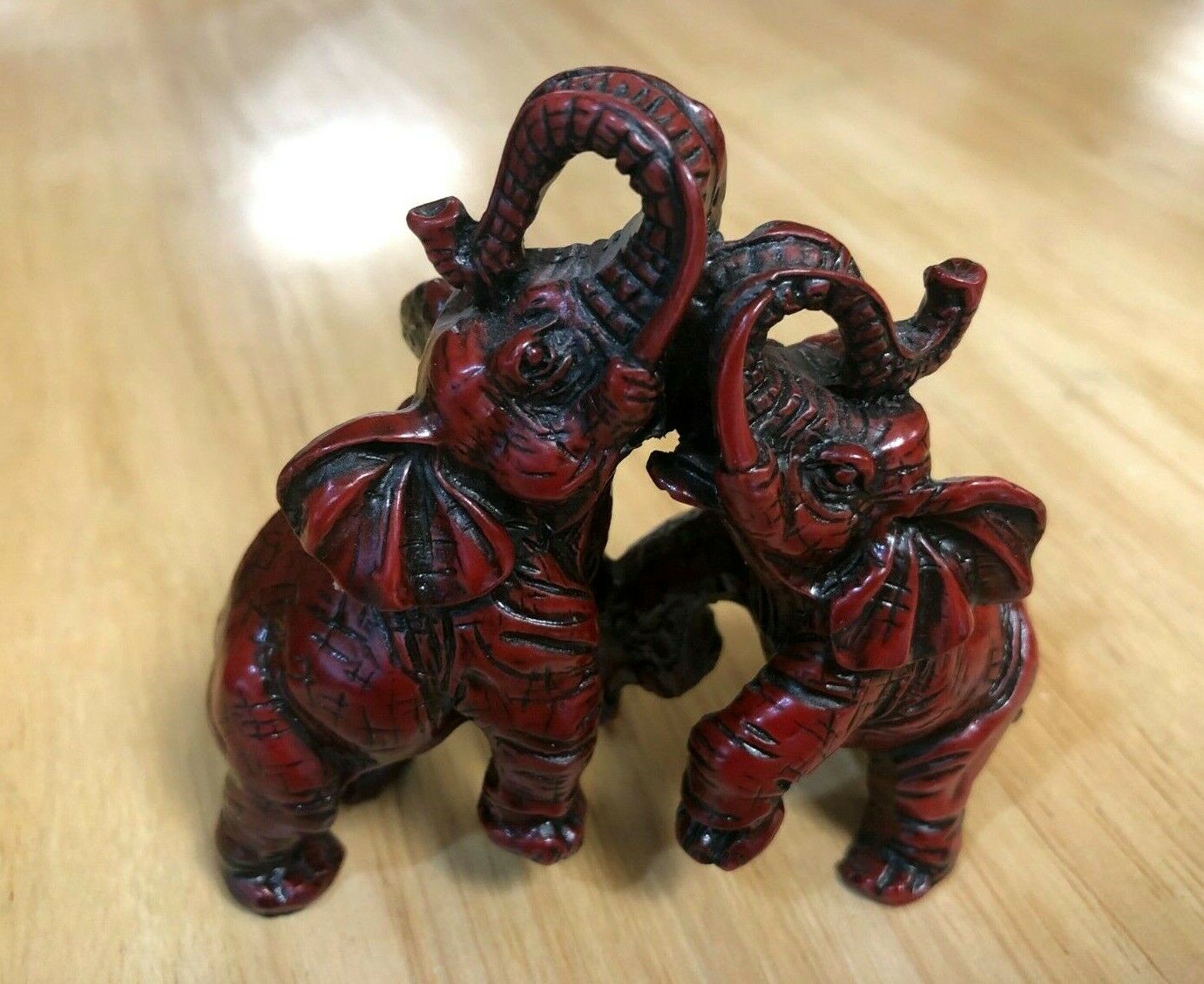 Elephants Statue Figurine 3.25" Tall - Deep Red Painted Polyresin - Ex Cond