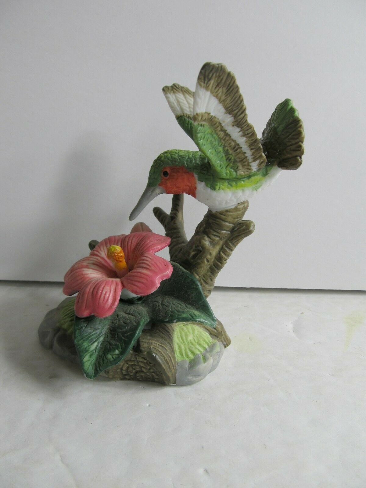 Vintage Porcelain Hummingbird On Flower Collectible 0805a